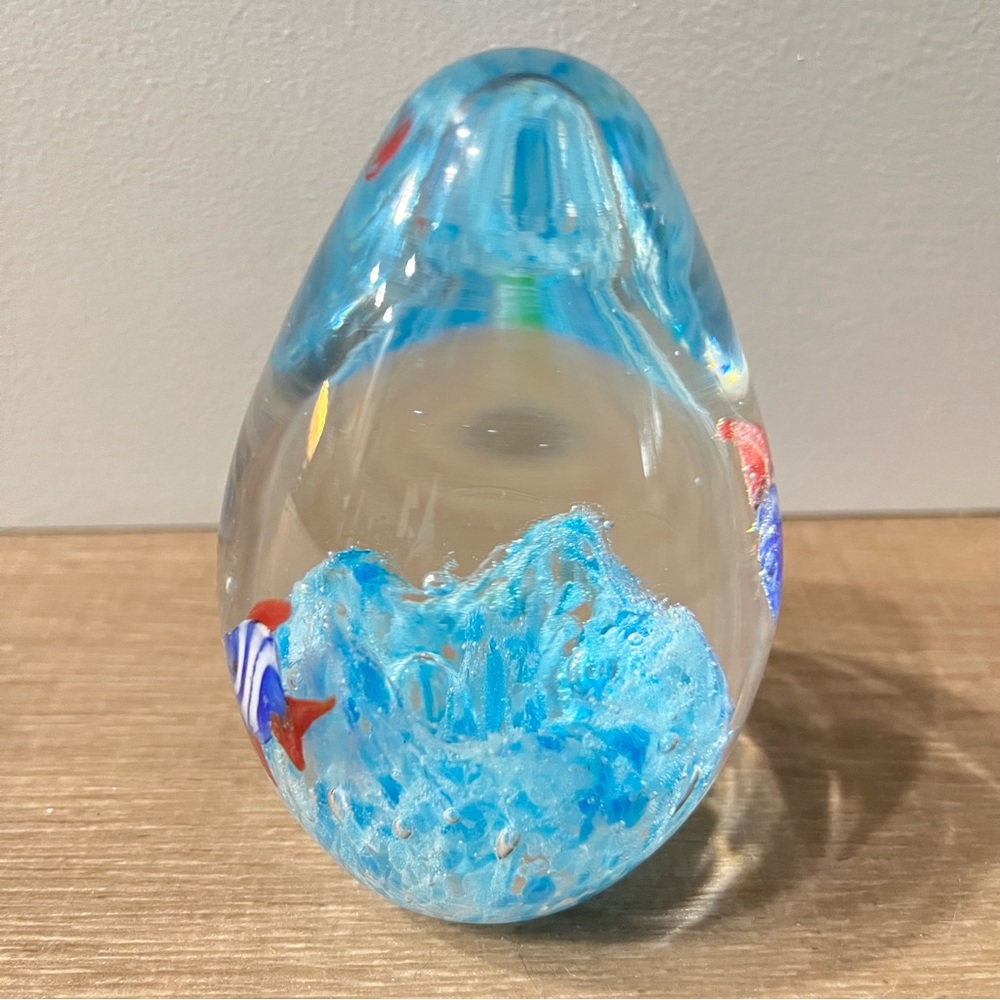 Aquarium Blue Fish Art Glass Paperweight Egg Shape 4" Tall 1" Dia Heavy 13oz - Picture 2 of 11